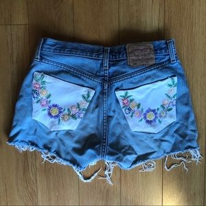 High Waisted Levi 501 Shorts with Floral Pockets